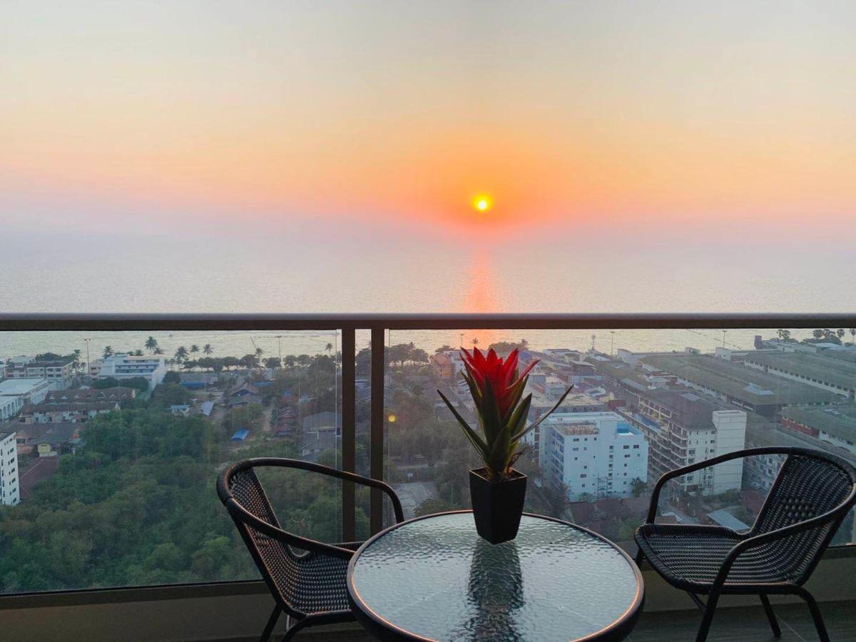 Riviera Jomtien By Daisy Pattaya 2 Apartment Exterior photo